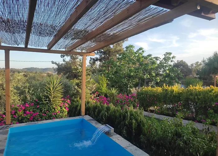 Pefkari Bay Villas
