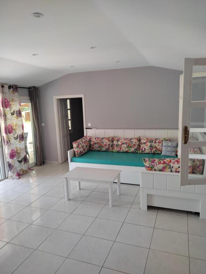Apartment Bay *
