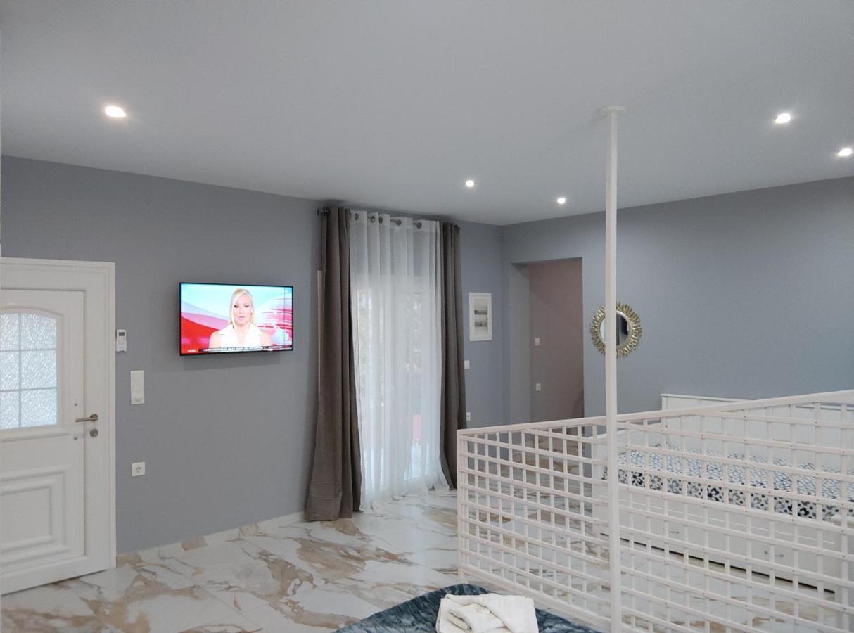 Apartment Bay