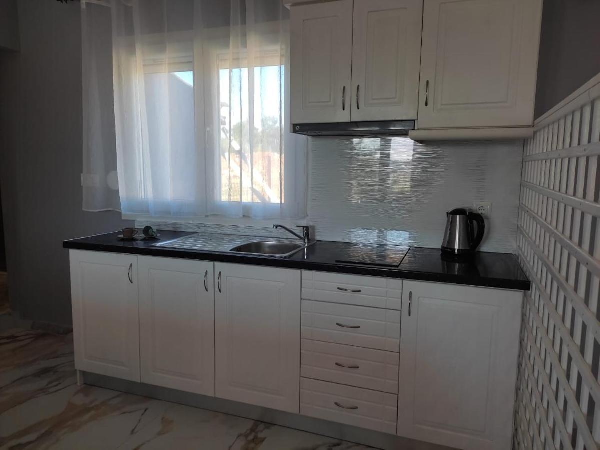Apartment Bay Pefkari