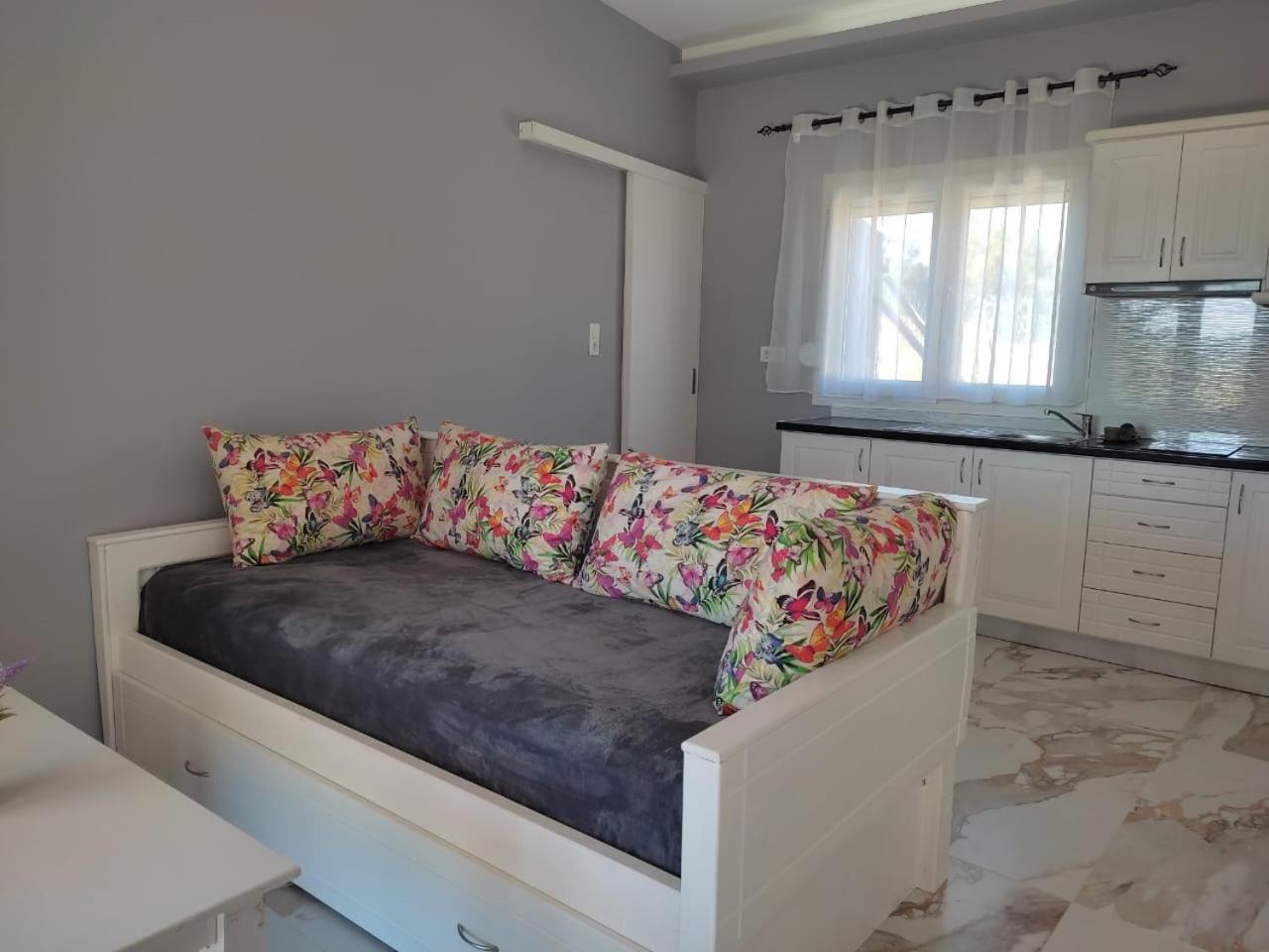 Bay Apartment *
